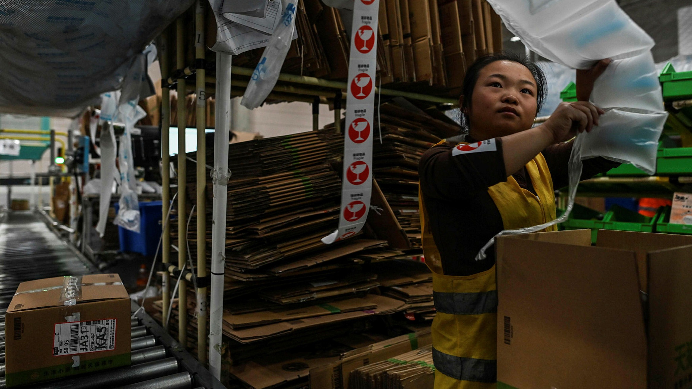 จีนเสนอกฎต่อต้านการผูกขาดก่อนการช้อปวันคนโสดออกตัว